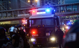 Un canon à eau à Hong Kong