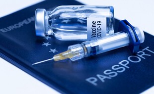 Une illustration du passeport vaccinal européen.