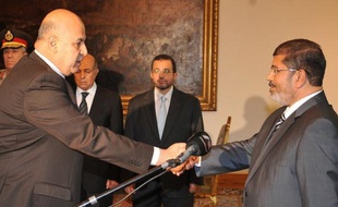 Le vice-président égyptien Mahmoud Mekki a annoncé samedi sa démission, alors que les Egyptiens votaient sur un projet de Constitution controversé en pleine crise politique.