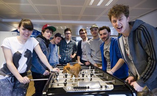 Natoo, Hugo, La Ferme Jérôme, Kemar, Cyprien, Mister V, Julfou et Norman: toute la bande du Zapping amazing 2.