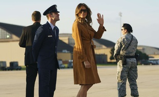 Melania Trump sur la base aérienne d'Andrews, en partance pour l'Afrique le 1er octobre 2018.