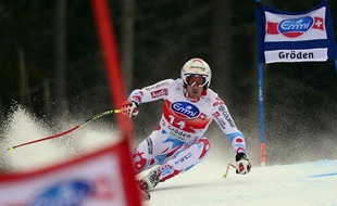 Adrien Théaux termine à la troisième place du Super-G de Val-Gardena, en Italie, le 20 novembre 2013.
