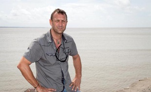 Patrick Deixonne, initiateur d'une expédition scientifique française vers le "continent de plastique" dans l'Atlantique Nord , photographié le 13 avril 2012 à Cayenne