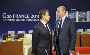 Alain Juppé a demandé samedi à Bordeaux à ce "qu'on réfléchisse" à une hausse éventuelle de la TVA dans la restauration et les travaux de rénovation de logement, alors que le gouvernement pourrait annoncer lundi de telles mesures dans le cadre d'un nouveau plan de rigueur.