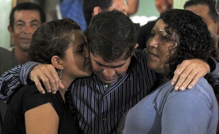José Alvarenga, surnommé le «Naufragé du Pacifique» retrouve les siens dans son village natal le 19 février 2014.