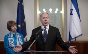 Le Premier ministre israélien Benjamin Netanyahu a appelé jeudi les Européens à se montrer aussi fermes qu'Israël et les Etats-Unis sur le programme nucléaire iranien.