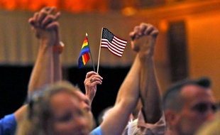 Hommage aux victimes d'Orlando à Indianapolis, le 12 juin 2016.