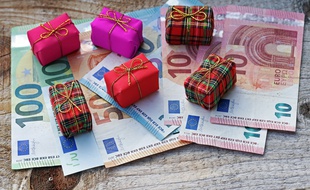 Les étrennes sont offertes en début d'année.