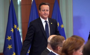 Le Premier ministre britannique David Cameron, photographié le 27 juin 2014 au sommet européen de Bruxelles, a estimé que la désignation du Luxembourgeois Jean-Claude Juncker pour diriger la Commission européenne était un "jour sombre pour l'Europe"