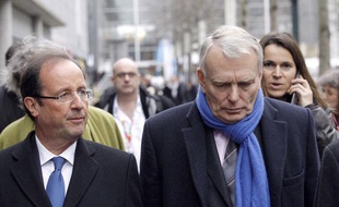 François Hollande et Jean-Marc Ayrault, à Nantes, le 19 janvier 2011.