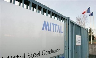 La société sidérurgique italienne Carlo Tassara a annoncé jeudi soir dans un communiqué que son intérêt pour l'aciérie de Gandrange n'était "plus d'actualité", Arcelor-Mittal n'ayant pas souhaité "donner suite à sa proposition".