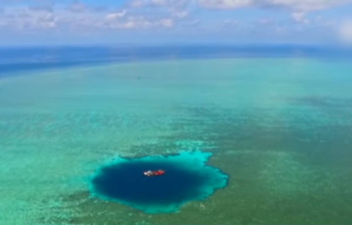VIDEO. Voici «Sansha Yongle Blue Hole», le plus profond trou bleu du monde
