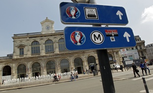 La gare de Lille Flanres et sa fontaine.