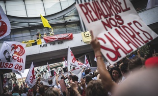 Une manifestations de personnels hospitaliers à Nice, le 30 juin 2020.