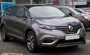Le monospace Espace V de Renault, accusé par le client d'avoir démarré tout seul.