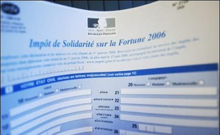 Outre leurs 500 parrainages, les candidats à l'élection présidentielle doivent remettre au Conseil constitutionnel, dans leur dossier de candidature, une déclaration de leur situation patrimoniale sous pli scellé.
