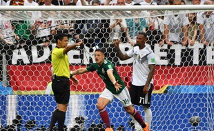 La joie des Mexicains après l'ouverture du score.