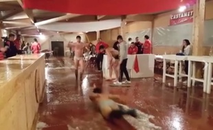 Les joueurs de rugby de Castanet (Fédérale 1) fêtent en beauté leur succès contre Strasbourg, le 20 novembre 2016.