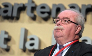 Le géant pétrolier français Total "rêve" de payer plus d'impôts en France, a déclaré mercredi son PDG, Christophe de Margerie, se défendant de toute optimisation fiscale au détriment du pays.
