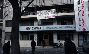 Le siège du parti de gauche radicale au pouvoir, Syriza, occupé par des anarchistes, à Athènes, le 8 mars 2015.