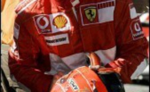 Alonso a terminé deuxième, tandis que Schumacher (Ferrari), qui courait son dernier GP de F1, a terminé 4e derrière Jenson Button (Honda) au terme d'une course époustouflante qui l'a vu revenir depuis la 19e place.