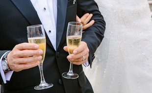 Le jeune couple a été interpellé alors qu'il allait chercher du champagne commandé chez un caviste toulousain. Illustration.