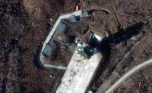 De récentes observations par satellite du territoire nord-coréen ont confirmé d'importants travaux sur le site depuis lequel a été lancé un missile de longue portée en décembre, a indiqué mardi un centre d'études américano-coréen.
