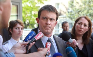 Le ministre de l'Intérieur Manuel Valls estime que le système d'asile français est "à bout de souffle" et doit être "réformé", dans un entretien au journal Le Monde daté de dimanche-lundi.