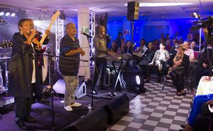 Le groupe Kassav a offert un concert gratuit à des patients à l'hôpital Saint-Antoine mercredi 19 mars 2014.