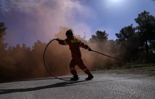 La Grèce déjà confrontée au départ de 71 incendies en une journée