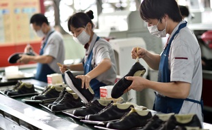 Une usine de fabrication de chaussures en Chine (illustration).
