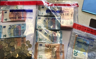 Les gendarmes ont saisi 4.700 euros au domicile des trafiquants présumés.