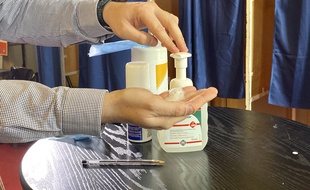 Des règles sanitaires strictes seront appliquées lors des élections municipales