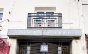 Mal éclairé, le passage du Prado attire les petits dealers.