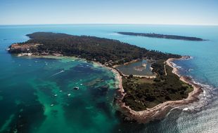 Les deux îles de Lérins, au large de Cannes