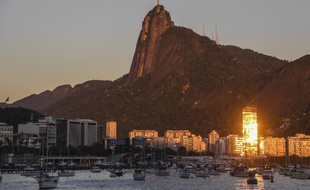 La ville de Rio de Janeiro, dominée par la statue du Christ Rédempteur (image d'illustration).