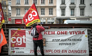 Les salariés de Kem One ont manifesté mercredi après-midi devant le palais de justice de Lyon.