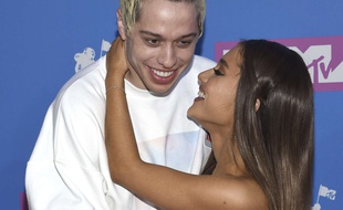 Pete Davidson et Ariana Grande le 21 août 2018 à New York.