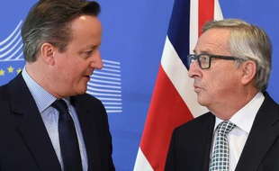 Le Premier ministre britannique David Cameron et le président de la Commission européenne Jean-Claude Juncker à Bruxelles le 16 février 2016