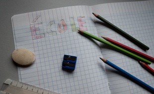 Le retour des élèves à l'école est prévu en France à partir du 11 mai (illustration).