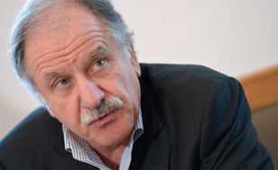 Le député écologiste Noël Mamère a estimé samedi que le président de l'UMP Jean-François Copé "instrumentalise une situation qui lui échappe" avec la mobilisation contre le mariage homosexuel, mais a surtout retenu que "l'homophobie n'est pas morte".