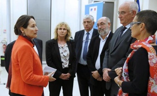 Ségolène Royal avec les représentants des transporteurs routiers le 9 octobre 2014 à Paris