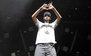 La Fouine en concert à Colmar (Haut-Rhin) en août 2011.