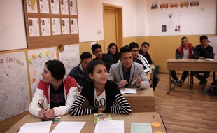 Les élèves de l'école de Fantanele, près de Bucarest, le 6 novembre 2014.