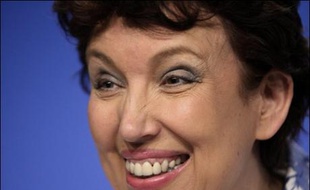 La députée Roselyne Bachelot, 60 ans, ministre de la Santé de la Jeunesse et des Sports.