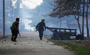 Les violences entre communautés musulmane et bouddhiste dans l'ouest de la Birmanie ont fait 28 morts et 53 blessés depuis vendredi, a annoncé jeudi un responsable birman à l'AFP.