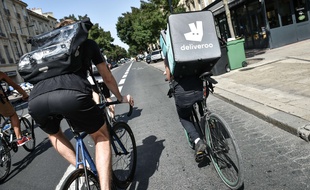 Des livreurs à vélo (illustration).