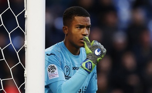 Le gardien Alban sous le maillot du TFC lors d'un match de Ligue 1 à Caen, le 25 avril 2018.