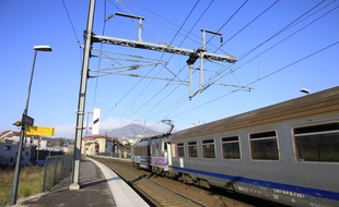 Illustration train TER, SNCF. Voiron, FRANCE - 29/12/2014/VILAXAVIER_11804/Credit:XAVIER VILA/SIPA/1412311136