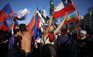 Des manifestants à Santiago du Chili, le 31 janvier 2020.